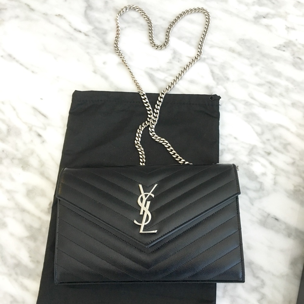 Cassandre Matelassé Wallet-On-Chain